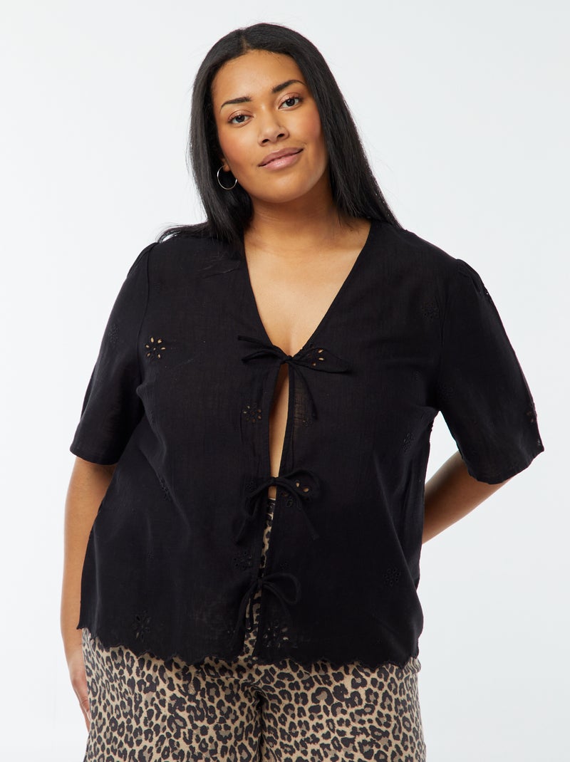 Blusa tinta unita con ricami e allacciatura con cordoncini nero - Kiabi