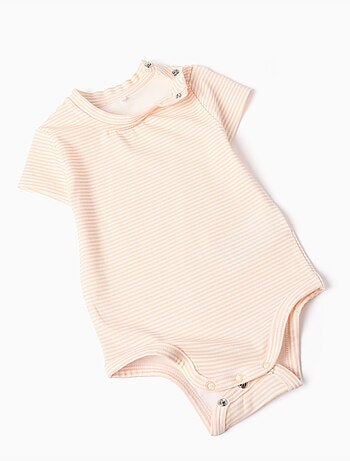Body a righe + pantaloncini jeans