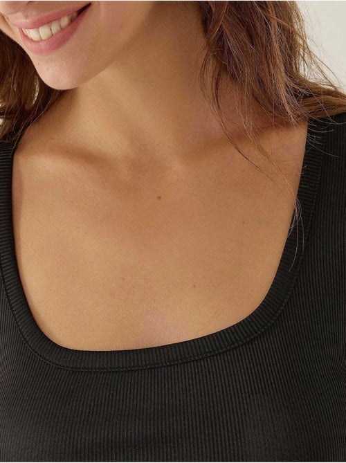 Body con colletto quadrato hiccup - Kiabi Body con colletto quadrato hiccup - Kiabi