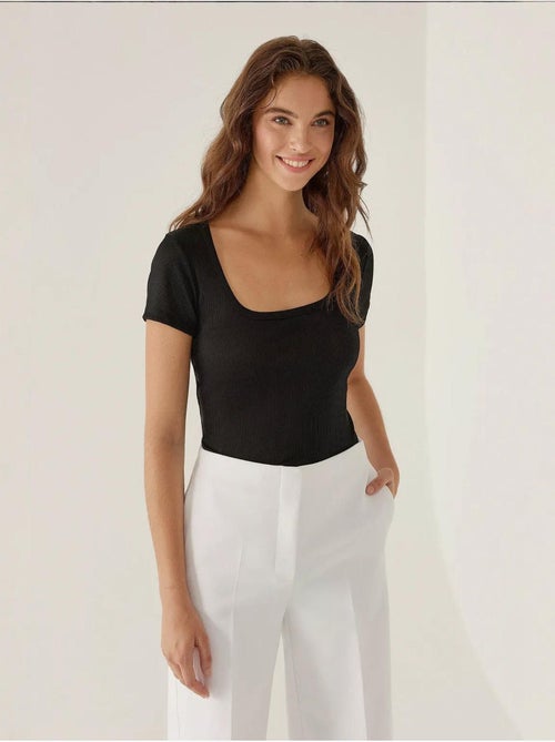 Body con colletto quadrato hiccup - Kiabi Body con colletto quadrato hiccup - Kiabi