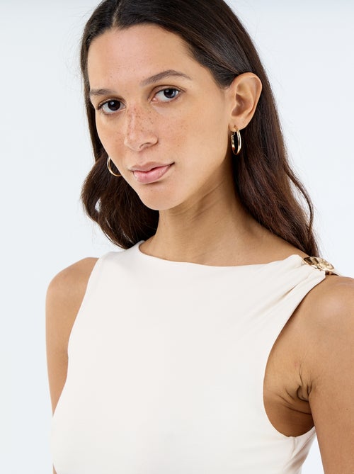 Body con scollatura profonda sulla schiena e gioiello dorato - Kiabi