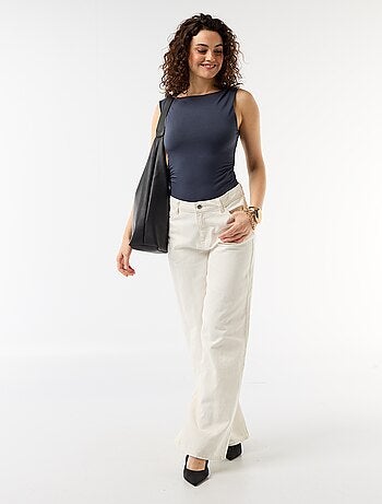 Body con scollatura profonda sulla schiena e gioiello dorato