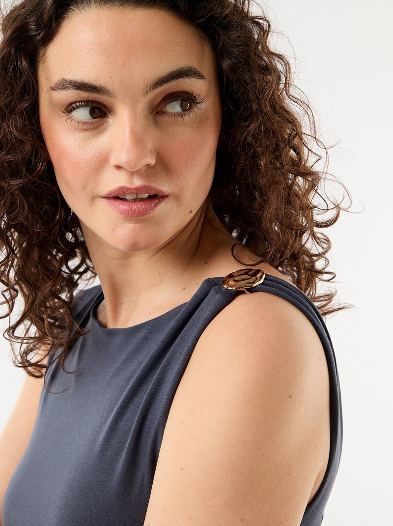 Body con scollatura profonda sulla schiena e gioiello dorato Blu - Kiabi