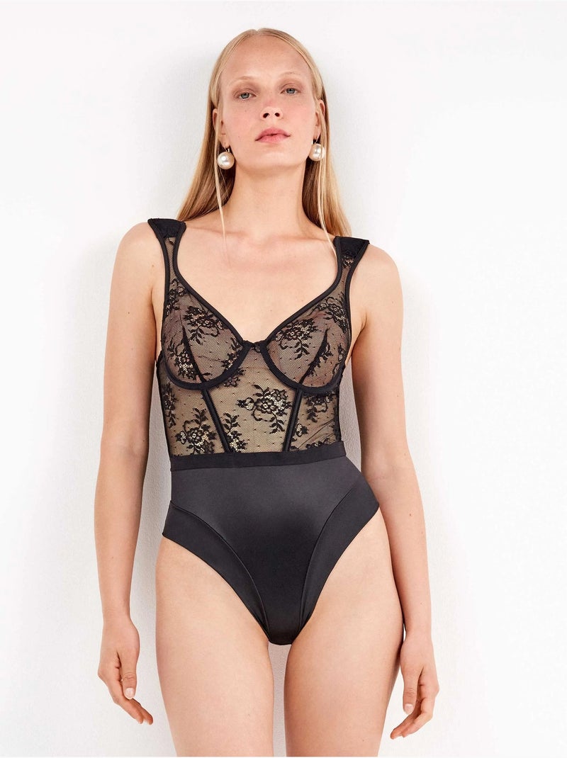 Body in pizzo all over con spalline Nero - Kiabi
