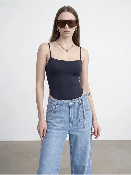 Body senza maniche in nylon con scollo quadrato dilvin - Kiabi Body senza maniche in nylon con scollo quadrato dilvin - Kiabi