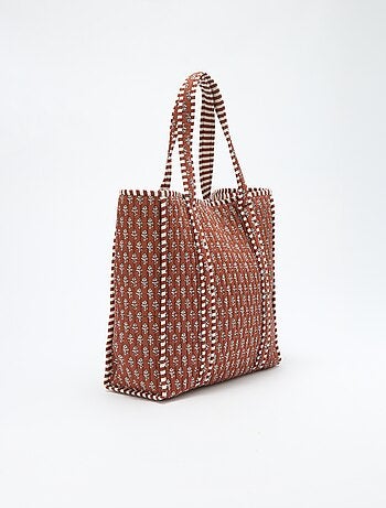 Borsa shopper trapuntata con motivo indiano