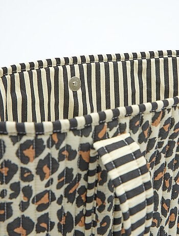 Borsa shopper trapuntata con motivo indiano