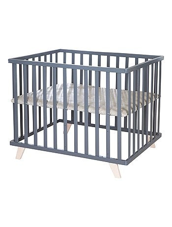 Box per bambini mobile in legno con tappeto trapuntato in pelle vegana – ROBA "Luxe