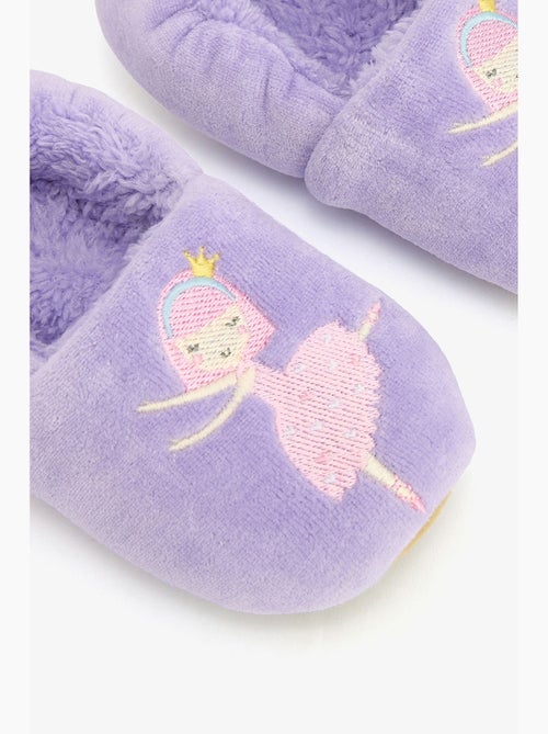 Calzini pantofole bambina con stampa ballerina e ricamo penti - Kiabi Calzini pantofole bambina con stampa ballerina e ricamo penti - Kiabi