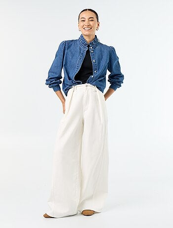 Camicetta in denim con collo a balze