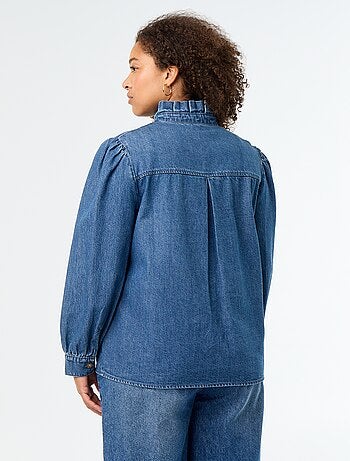 Camicetta in denim con collo alto a volant