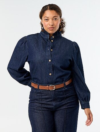 Camicetta in denim con collo alto a volant