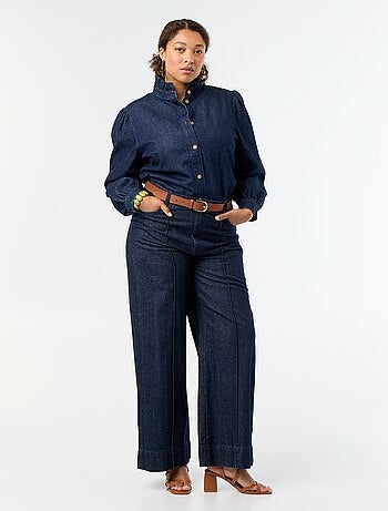 Camicetta in denim con collo alto a volant