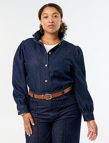 Camicetta in denim con collo alto a volant