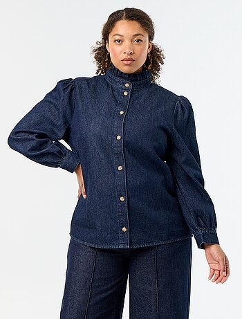 Camicetta in denim con collo alto a volant
