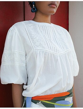 Camicetta ricamata, mo fashion