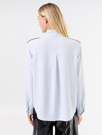 Camicia a collo alto e inserti sulle spalle