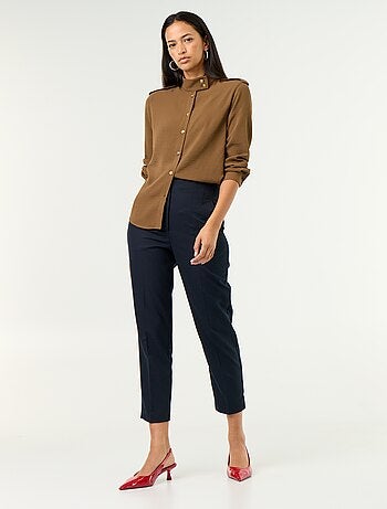 Camicia a collo alto e inserti sulle spalle