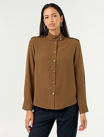 Camicia a collo alto e inserti sulle spalle