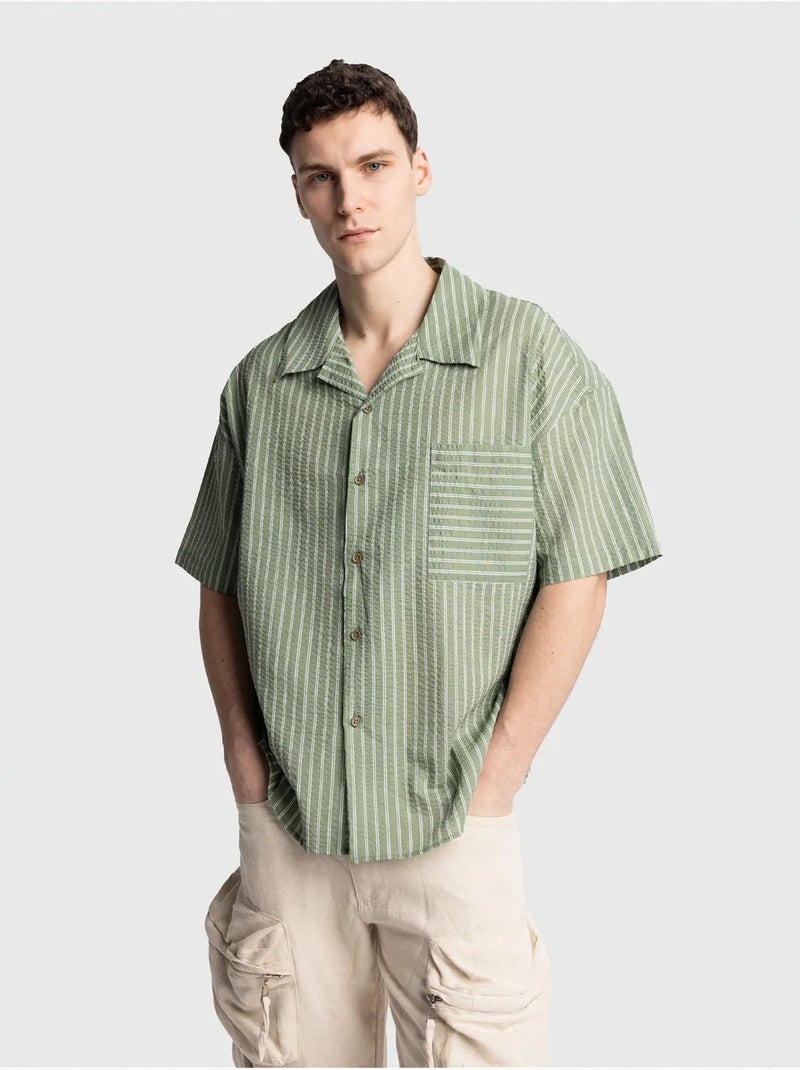 Camicia a maniche corte a righe testurizzate con taschino giesto Verde - Kiabi