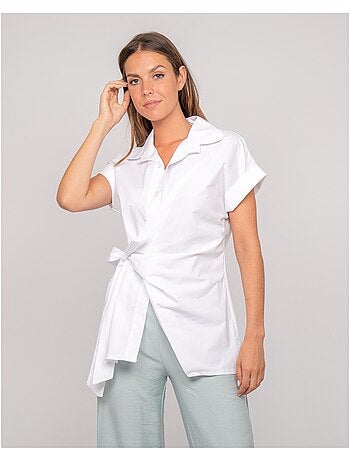 Camicia a maniche corte annodata sul lato OMERVA