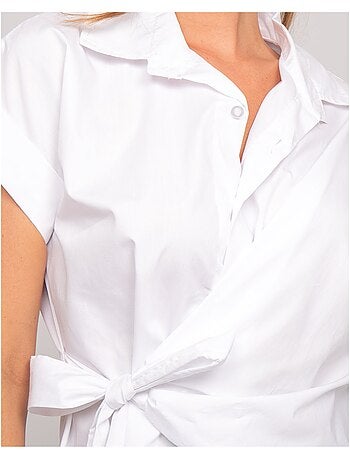 Camicia a maniche corte annodata sul lato OMERVA