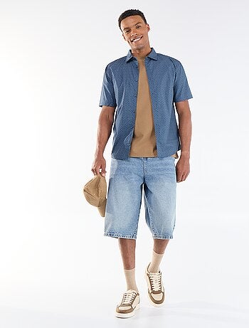 Camicia a maniche corte con apertura abbottonata
