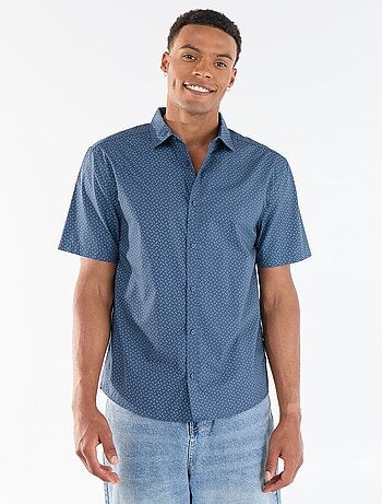 Camicia a maniche corte con apertura abbottonata