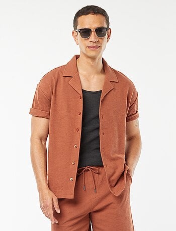 Camicia a maniche corte con collo a polo