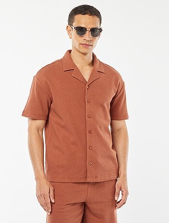 Camicia a maniche corte con collo a polo