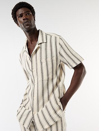 Camicia a maniche corte con collo a revers