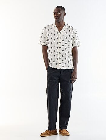 Camicia a maniche corte in maglia fantasia con ricami