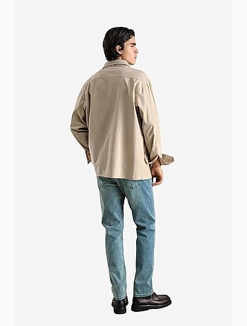 Camicia a maniche lunghe con bottoni e colletto da camicia giesto