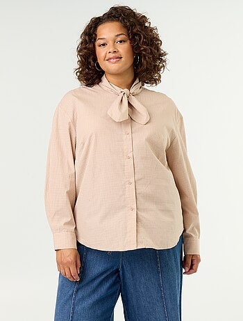 Camicia a maniche lunghe e collo a lavallière