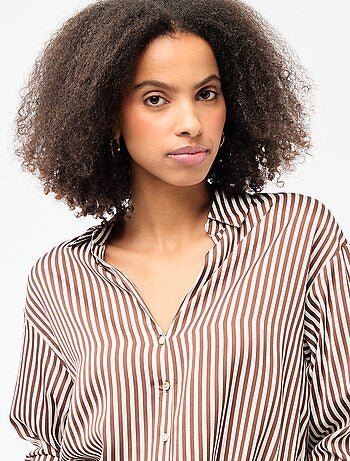 Camicia a maniche lunghe in raso tinta unita