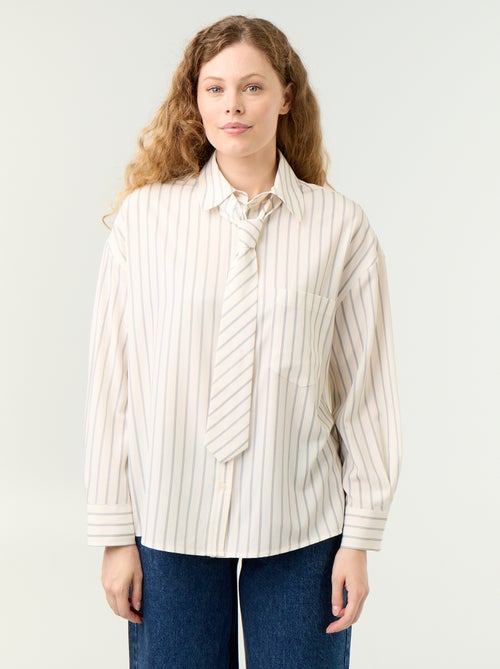 Camicia a righe con taschino sul petto + cravatta coordinata - 2 pezzi - Kiabi Camicia a righe con taschino sul petto + cravatta coordinata - 2 pezzi - Kiabi