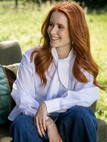 Camicia ampia a maniche lunghe e collo lavallière