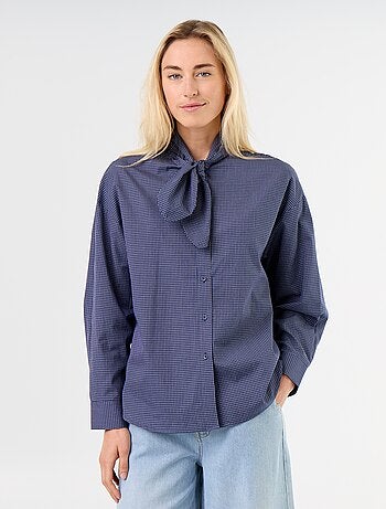 Camicia ampia a maniche lunghe e collo lavallière