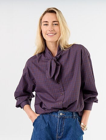 Camicia ampia a maniche lunghe e collo lavallière