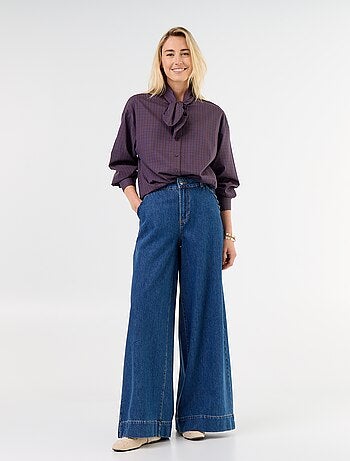 Camicia ampia a maniche lunghe e collo lavallière