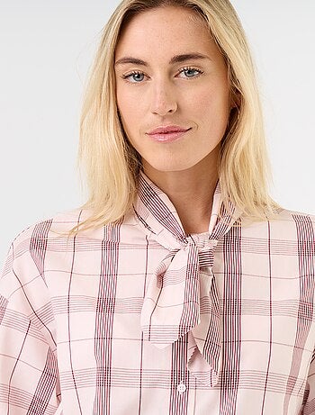 Camicia ampia a maniche lunghe e collo lavallière