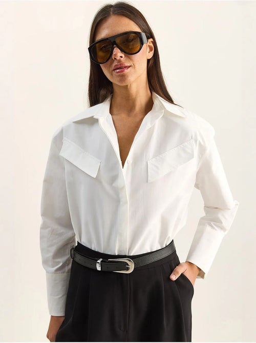 Camicia casual in popeline a maniche lunghe con bottoni e taschino lucci - Kiabi Camicia casual in popeline a maniche lunghe con bottoni e taschino lucci - Kiabi