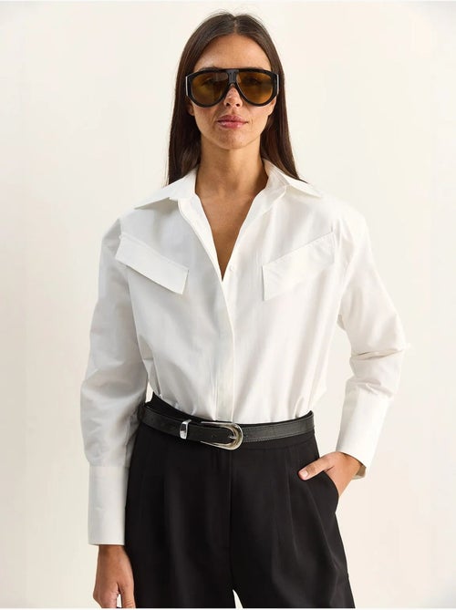 Camicia casual in popeline a maniche lunghe con bottoni e taschino lucci - Kiabi Camicia casual in popeline a maniche lunghe con bottoni e taschino lucci - Kiabi