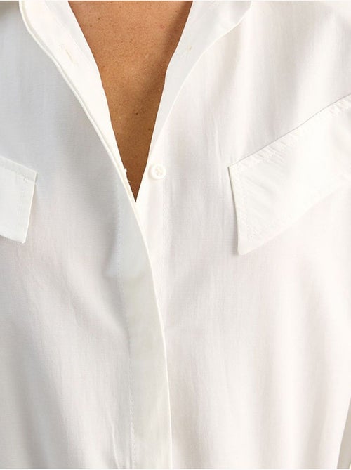 Camicia casual in popeline a maniche lunghe con bottoni e taschino lucci - Kiabi Camicia casual in popeline a maniche lunghe con bottoni e taschino lucci - Kiabi