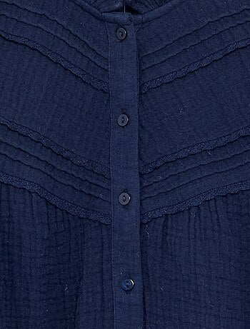 Camicia con colletto a volant e ricami