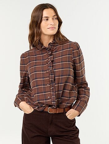Camicia con collo alto a balze