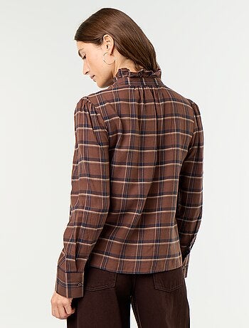 Camicia con collo alto a balze