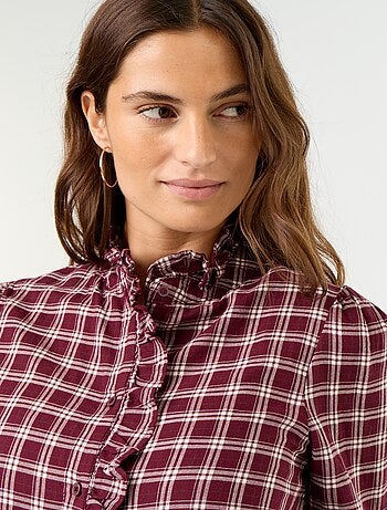 Camicia con collo alto a balze
