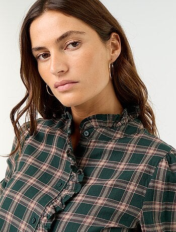Camicia con collo alto a balze