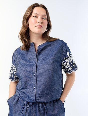 Camicia con maniche ricamate